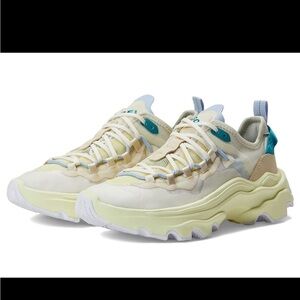 Sorel tennis shoes super comfortable. Everyday wear. Cute colors.